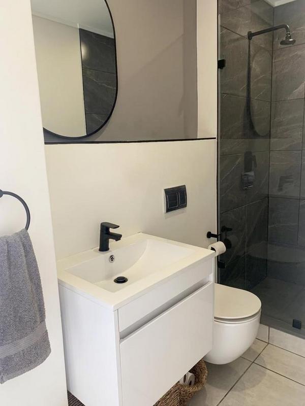 To Let 1 Bedroom Property for Rent in Paardevlei Western Cape